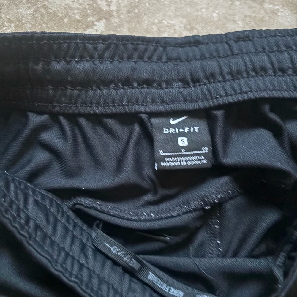 Gently Used Black Nike Dri Fit Jogger Athletic Pants - Picture 3 of 4